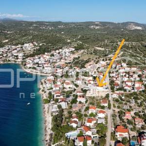 Novogradnja Ražanj, 70 m od mora, stan s balkonom i pogledom