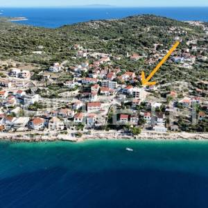 Novogradnja Ražanj, 70 m od mora, stan s balkonom i pogledom