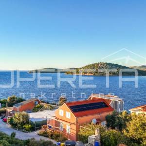 Novogradnja Ražanj, 70 m od mora, stan s balkonom i pogledom