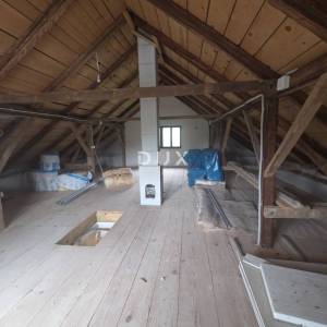 OGULIN, TOUNJ - samostojeća kuća s 2 pomoćna objekta odmah do rijeke + okućnica 5000m2