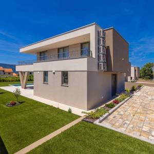 Okolica grada Krka - Namještena vila s bazenom, saunom i pogledom na more