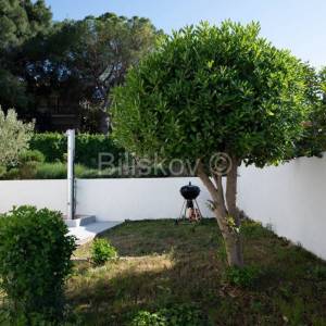 Okolica Trogira, samostojeća kuća u blizini mora, prodaja
