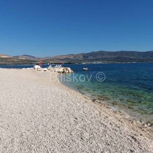 Okolica Trogira, samostojeća kuća u blizini mora, prodaja