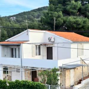 Okolica Trogira, samostojeća kuća u blizini mora, prodaja