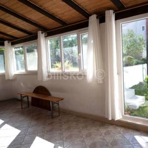 Okolica Trogira, samostojeća kuća u blizini mora, prodaja