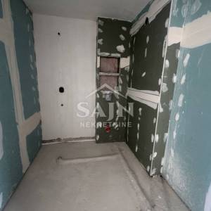 Okrug Gornji – Dvosoban stan, lift, garaža S12