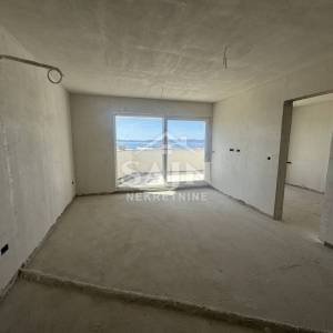 Okrug Gornji – Dvosoban stan, lift, garaža S12