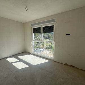 Okrug Gornji – Dvosoban stan, lift, garaža S12