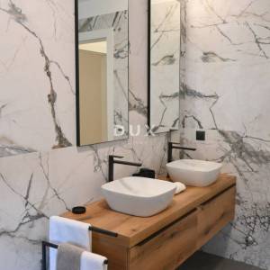 OPATIJA, CENTAR - dizajnerski penthouse s jacuzzijem i pogledom na more