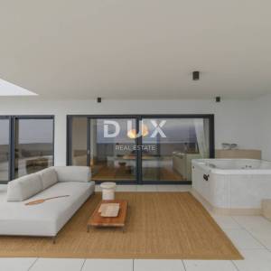 OPATIJA, CENTAR - dizajnerski penthouse s jacuzzijem i pogledom na more