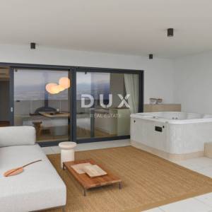 OPATIJA, CENTAR - dizajnerski penthouse s jacuzzijem i pogledom na more
