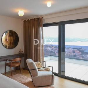 OPATIJA, CENTAR - dizajnerski penthouse s jacuzzijem i pogledom na more