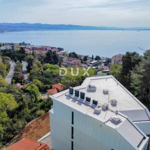 OPATIJA, CENTAR - ekskluzivan stan u novogradnji posebnog arhitektonskog karaktera, pogled, bazen, garaža