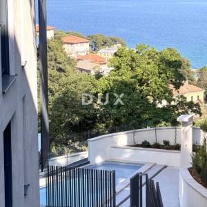 OPATIJA, CENTAR - ekskluzivan stan u novogradnji posebnog arhitektonskog karaktera, pogled, bazen, garaža