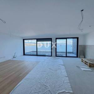 OPATIJA, CENTAR - fantastičan penthouse s panoramskim pogledom i garažom u novogradnji iznad centra Opatije 