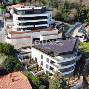 OPATIJA, CENTAR - novogradnja luksuznog standarda u Opatiji s garažom, vlastitim vrtom, vrhunski stan