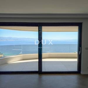 OPATIJA, CENTAR - novogradnja luksuznog standarda u Opatiji s garažom, vlastitim vrtom, vrhunski stan