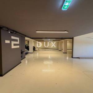 OPATIJA, CENTAR - novogradnja luksuznog standarda u Opatiji s garažom, vlastitim vrtom, vrhunski stan