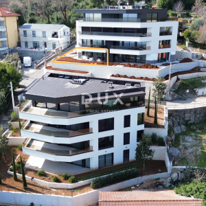 OPATIJA, CENTAR - novogradnja luksuznog standarda u Opatiji s garažom, vlastitim vrtom, vrhunski stan