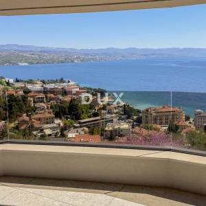 OPATIJA, CENTAR - novogradnja luksuznog standarda u Opatiji s garažom, vlastitim vrtom, vrhunski stan