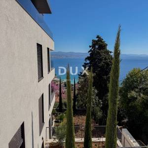 OPATIJA, CENTAR - novogradnja luksuznog standarda u Opatiji s garažom, vlastitim vrtom, vrhunski stan