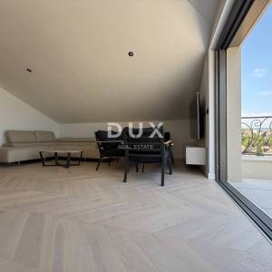 OPATIJA, CENTAR - penthouse u centru Opatije s više terasa, panoramski pogled, garaža, 200 metara od Lungomare