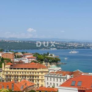 OPATIJA, CENTAR - penthouse u centru Opatije s više terasa, panoramski pogled, garaža, 200 metara od Lungomare