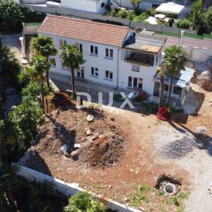 OPATIJA, CENTAR - potpuno renovirana kuća s pogledom na more, iznad centra Opatije