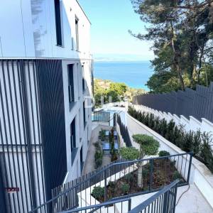 OPATIJA, CENTAR - prestižan penthouse iznad centra Opatije u novogradnji posebnog arhitektonskog karaktera