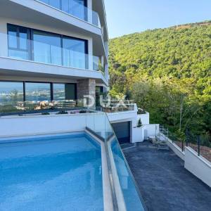 OPATIJA, CENTAR - prestižan penthouse iznad centra Opatije u novogradnji posebnog arhitektonskog karaktera