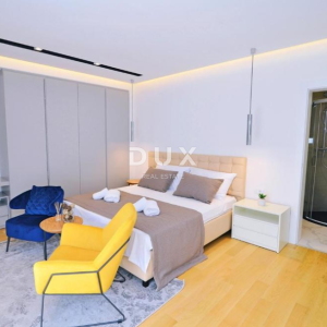 OPATIJA, CENTAR - rohbau butik hotel + zgrada sa 6 stanova + zemljište u centru Opatije, prilika za razvoj