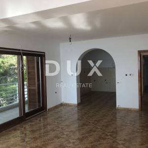 OPATIJA, CENTAR - samostojeća villa 605m2 s pogledom na more + okoliš 600m2