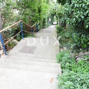 OPATIJA, CENTAR- samostojeća kuća 250m2 s panoramskim pogledom na more + okoliš 740m2