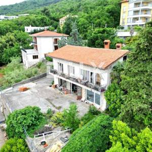 OPATIJA, CENTAR- samostojeća kuća 250m2 s panoramskim pogledom na more + okoliš 740m2