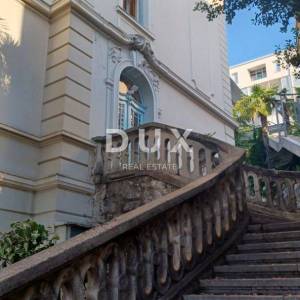 OPATIJA, CENTAR - stan 100m2 u prekrasnoj austrougarskoj vili s prekrasnim pogledom na more 