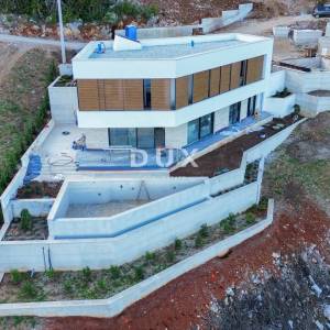 OPATIJA, IČIĆI - moderna vila na jedinstvenoj poziciji samo 200 m od plaže Ičići 