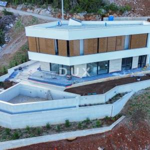 OPATIJA, IČIĆI - moderna vila na jedinstvenoj poziciji samo 200 m od plaže Ičići 