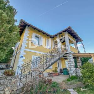 OPATIJA, IČIĆI – prekrasna vila s bogatom okućnicom i pogledom na more, garaža i blizina mora