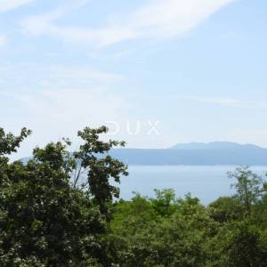 OPATIJA, IKA - novogradnja stan 101m2 samo 100 metara od mora, terasa, parking, spremište
