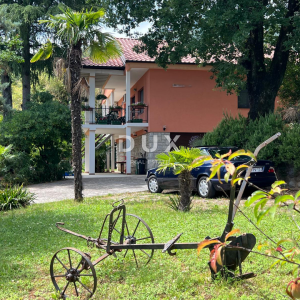 OPATIJA, LOVRAN – ekskluzivna kuća na mirnoj lokaciji 200 m od mora