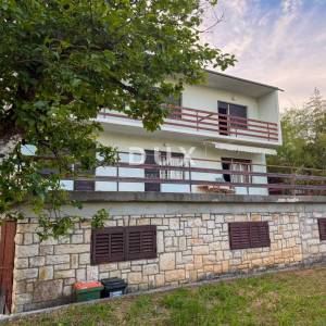 OPATIJA, LOVRAN - Samostojeća kuća i zemljište 1250m2 s pogledom na more samo 300m od centra