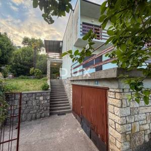 OPATIJA, LOVRAN - Samostojeća kuća i zemljište 1250m2 s pogledom na more samo 300m od centra