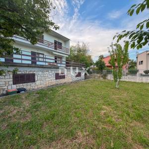 OPATIJA, LOVRAN - Samostojeća kuća i zemljište 1250m2 s pogledom na more samo 300m od centra