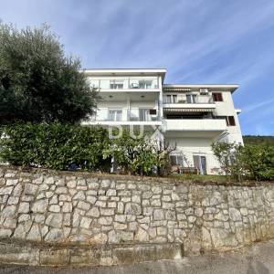 OPATIJA, LOVRAN - Turistički objekt s uređenima apartmanima – 300 m od mora!