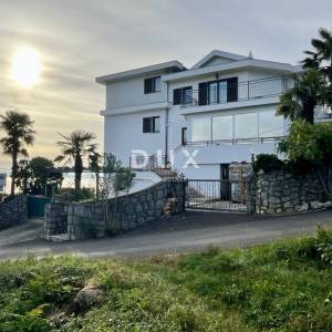 OPATIJA, LOVRAN - Turistički objekt s uređenima apartmanima – 300 m od mora!