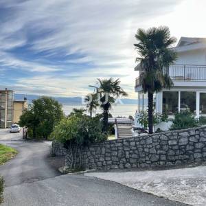 OPATIJA, LOVRAN - Turistički objekt s uređenima apartmanima – 300 m od mora!