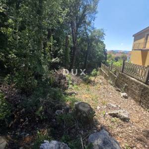 OPATIJA, MATULJI- građevinsko zemljište 1334m2 s pogledom na more za stambenu zgradu– stanove ili poslovno- stambenu zgradu/ ob...