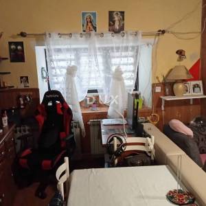 OPATIJA, MATULJI, JURDANI - kuća s garažom i 863 m2 okućnice!!! PRILIKA!!!