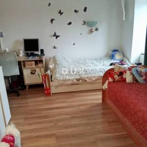 OPATIJA, MATULJI, JURDANI - kuća s garažom i 863 m2 okućnice!!! PRILIKA!!!