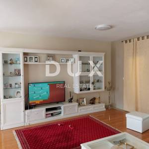 OPATIJA, MATULJI- kuća (zgrada) 440m2 s pogledom na more i s bazenom + uređena okućnica 1400m2